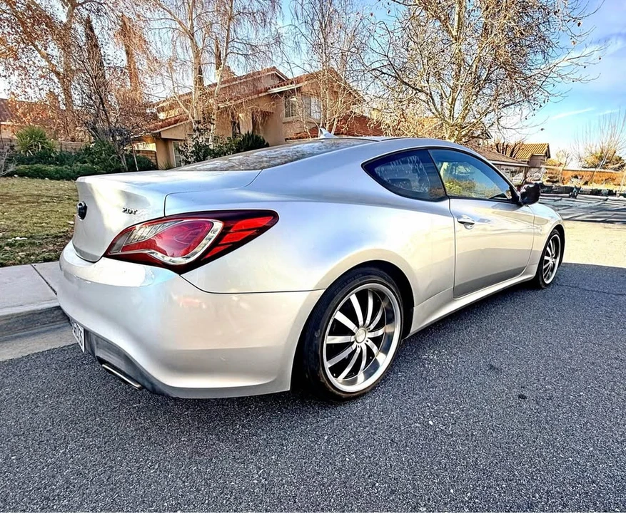 2013 Hyundai Genesis Coupe - Image 9 of 12