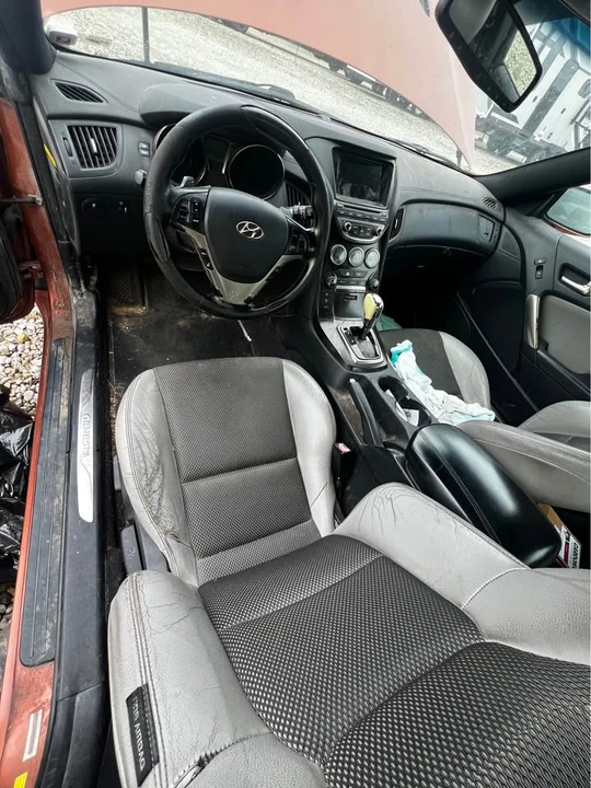 2013 Hyundai Genesis Coupe - Image 11 of 12