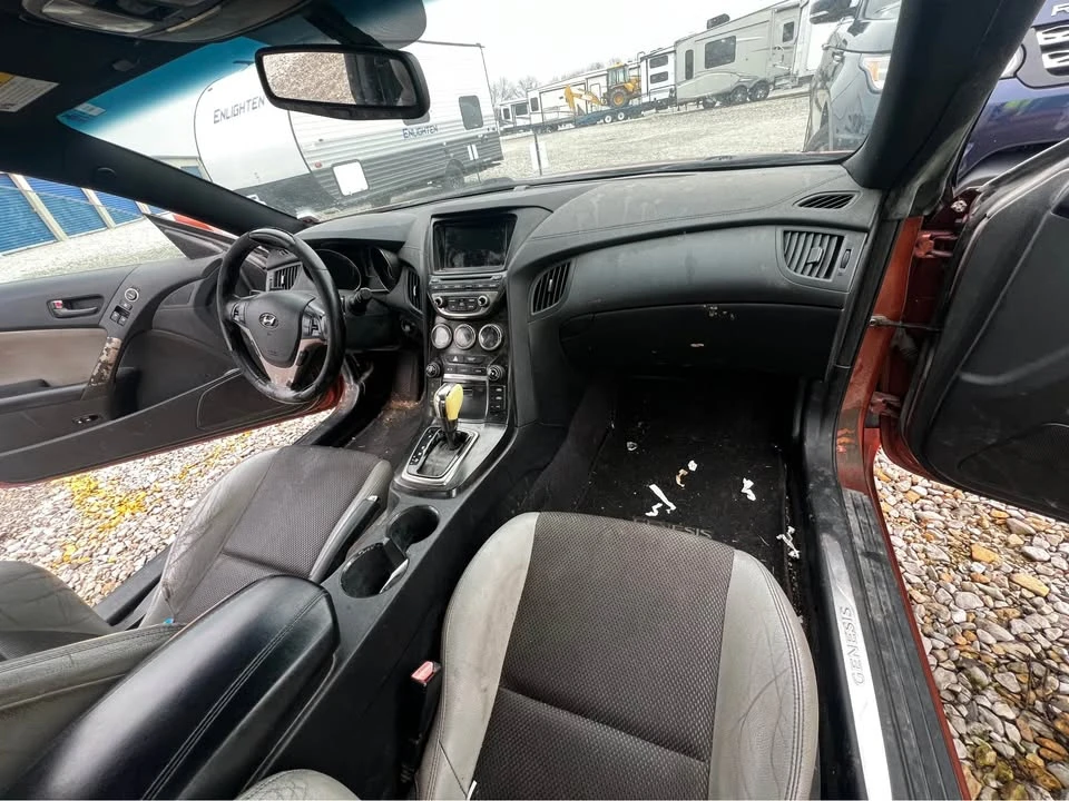 2013 Hyundai Genesis Coupe - Image 10 of 12