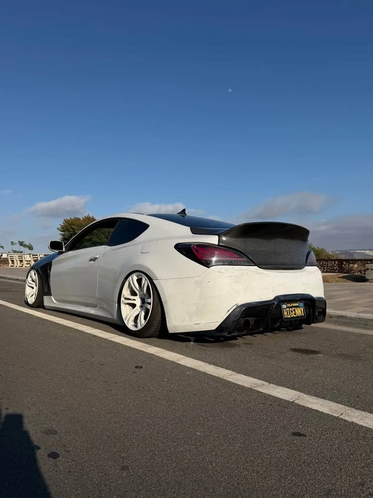 2013 Hyundai Genesis Coupe - Image 6 of 10