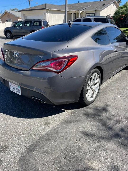 2013 Hyundai Genesis Coupe - Image 5 of 11