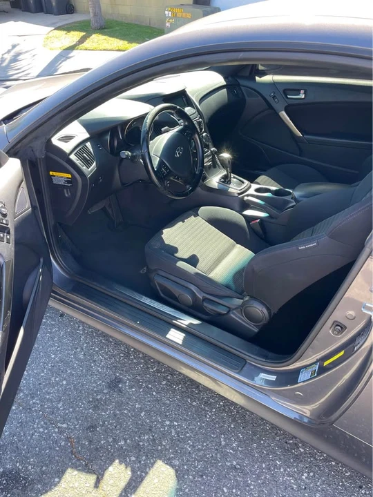 2013 Hyundai Genesis Coupe - Image 8 of 11