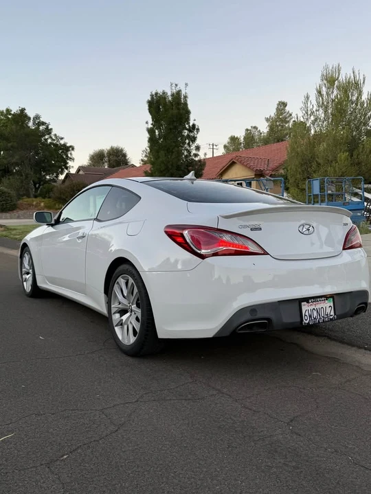 2013 Hyundai Genesis Coupe - Image 2 of 6