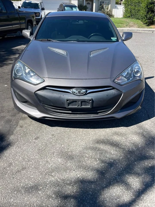 2013 Hyundai Genesis Coupe - Image 2 of 11