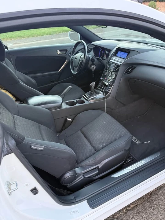 2013 Hyundai Genesis Coupe - Image 6 of 6