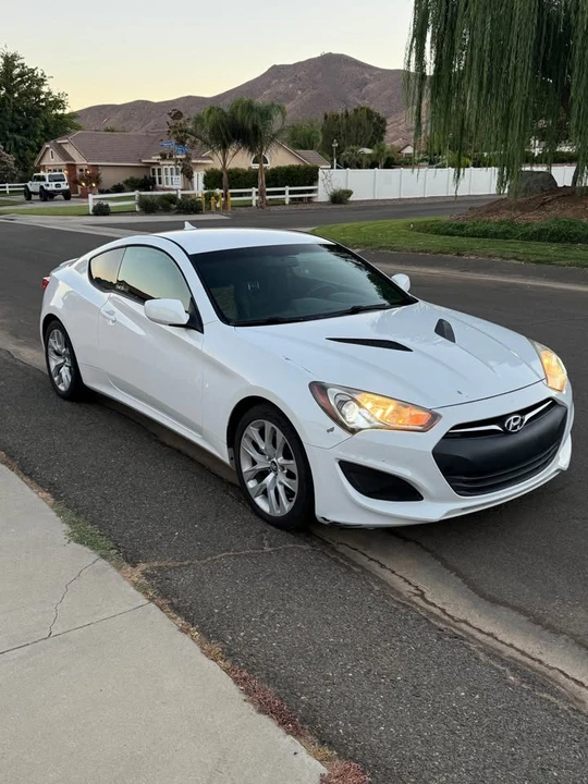 2013 Hyundai Genesis Coupe - Image 4 of 6