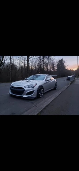 2013 Hyundai Genesis Coupe - Image 2 of 5