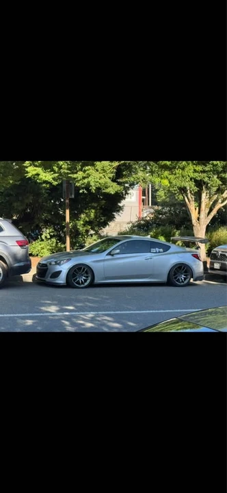 2013 Hyundai Genesis Coupe - Image 4 of 5