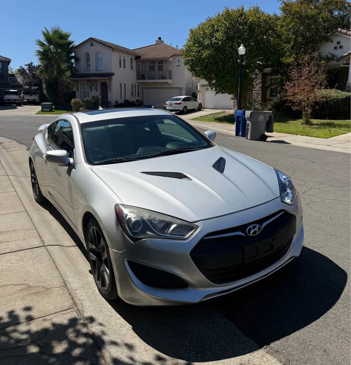 2013 Hyundai Genesis Coupe - Image 2 of 6