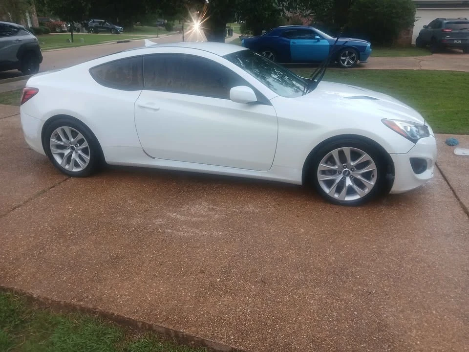 2013 Hyundai Genesis Coupe - Image 2 of 6