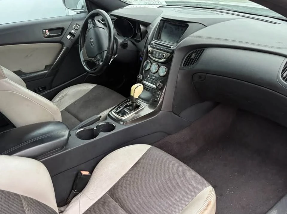 2013 Hyundai Genesis Coupe - Image 2 of 2