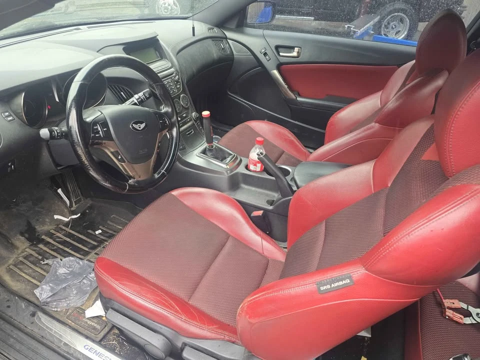 2013 Hyundai Genesis Coupe - Image 6 of 8
