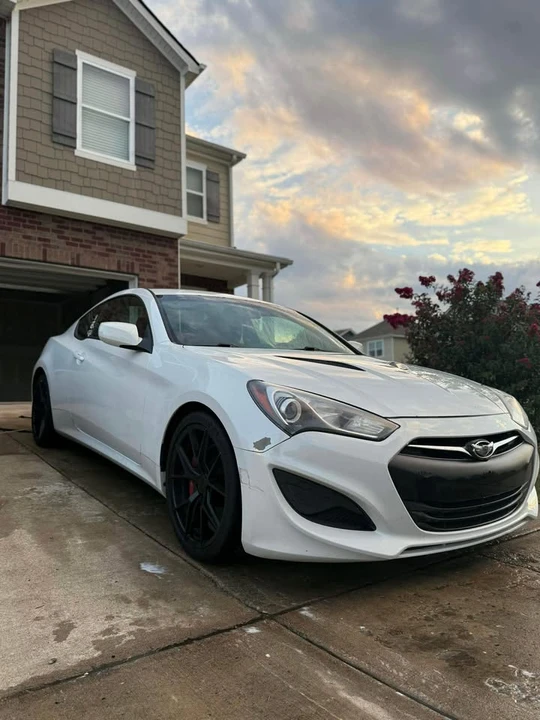 2013 Hyundai Genesis Coupe - Image 4 of 6