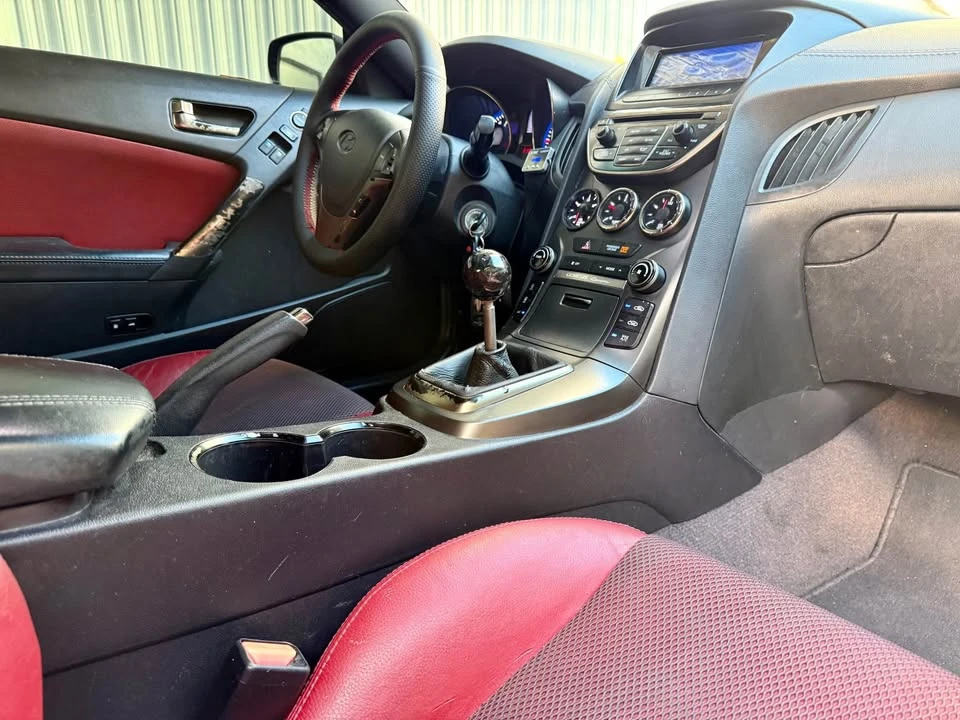 2013 Hyundai Genesis Coupe - Image 10 of 15