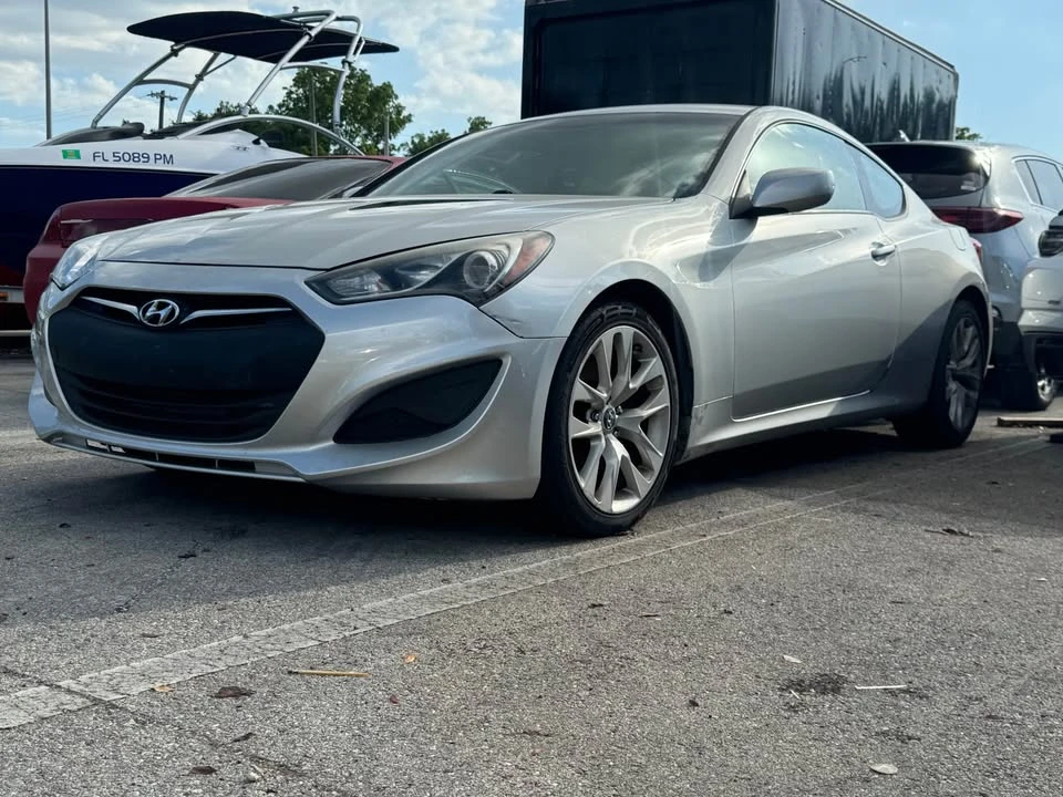2013 Hyundai Genesis Coupe - Image 12 of 14