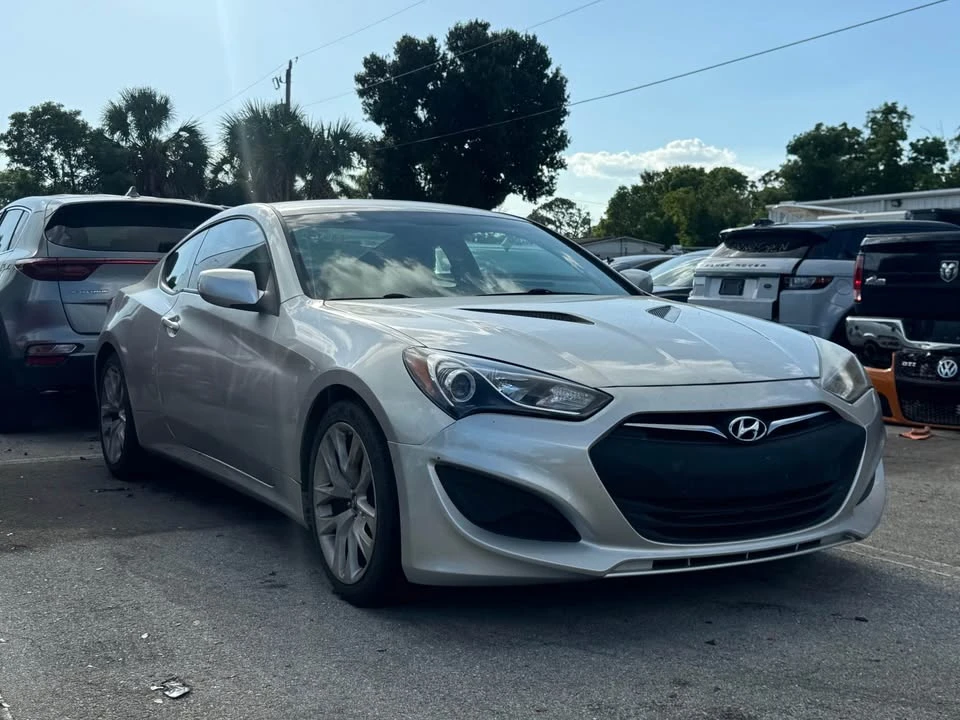 2013 Hyundai Genesis Coupe - Image 13 of 14