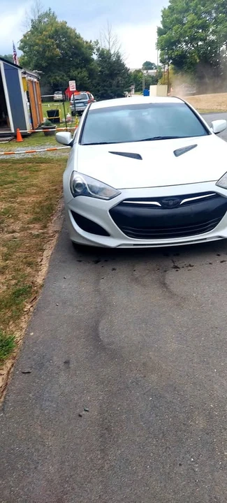 2013 Hyundai Genesis Coupe - Image 2 of 9