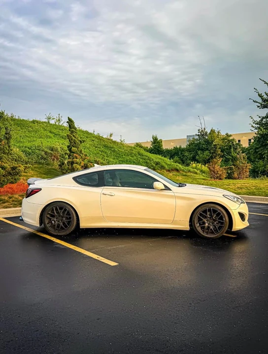 2013 Hyundai Genesis Coupe - Image 2 of 5