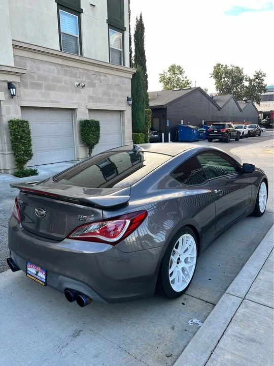 2013 Hyundai Genesis Coupe - Image 4 of 13