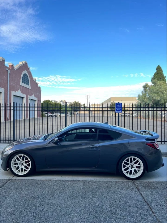 2013 Hyundai Genesis Coupe - Image 7 of 13