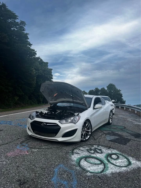 2013 Hyundai Genesis Coupe - Image 8 of 13