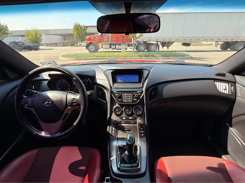 2013 Hyundai Genesis Coupe - Image 18 of 19