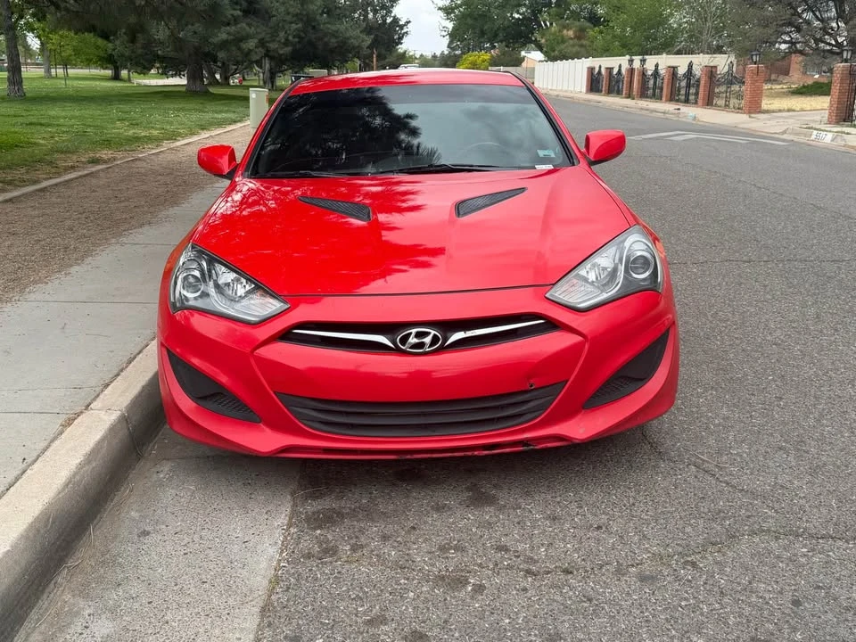 2013 Hyundai Genesis Coupe - Image 2 of 11
