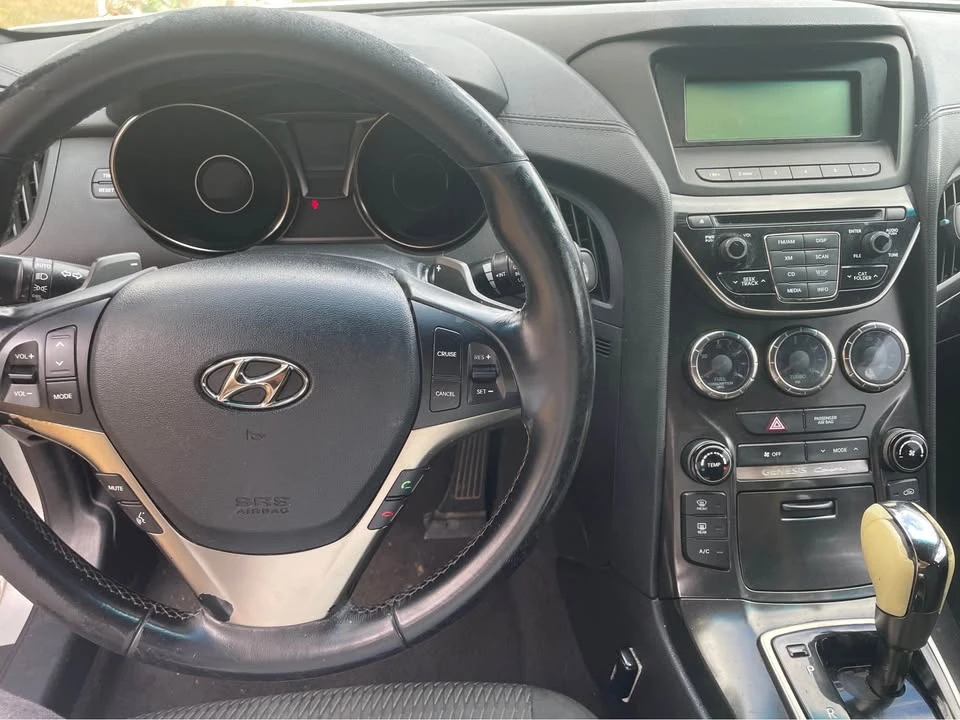 2013 Hyundai Genesis Coupe - Image 8 of 16