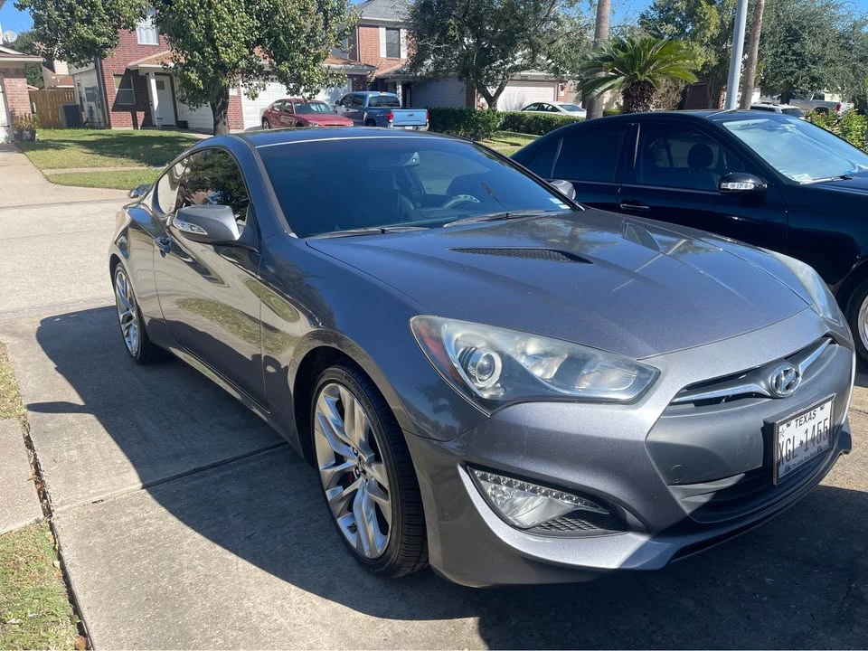 2013 Hyundai Genesis Coupe - Image 2 of 10
