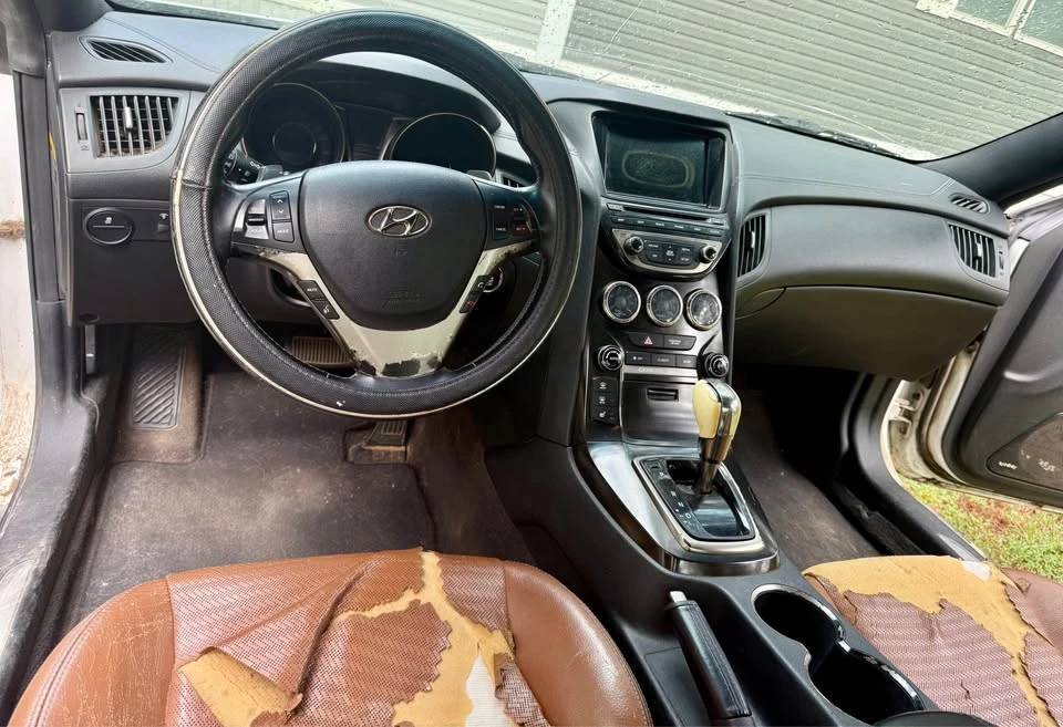 2013 Hyundai Genesis Coupe - Image 8 of 13