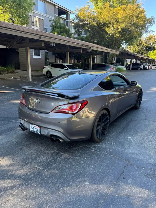 2013 Hyundai Genesis Coupe - Image 5 of 10