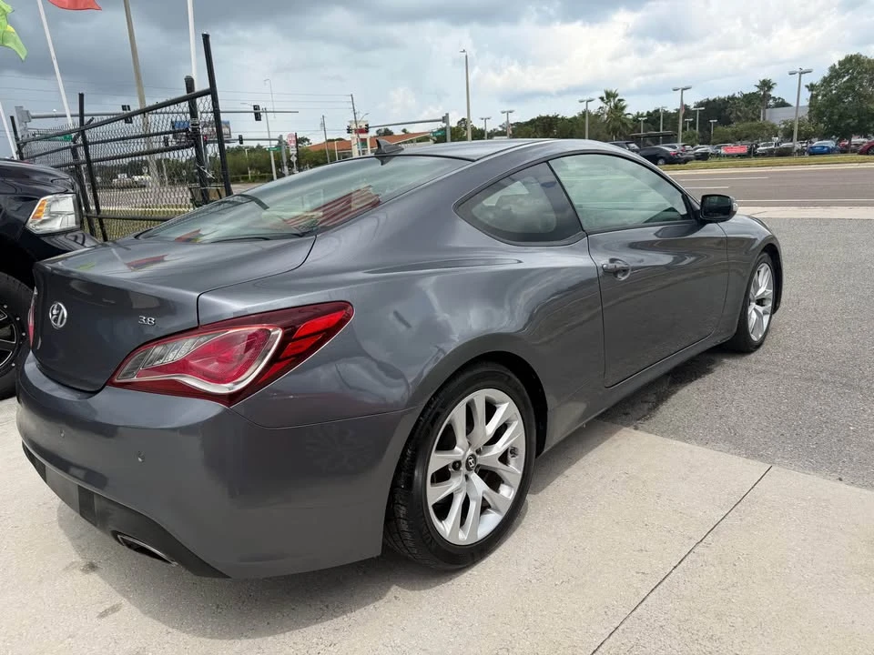 2013 Hyundai Genesis Coupe - Image 5 of 10