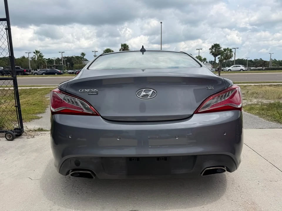 2013 Hyundai Genesis Coupe - Image 6 of 10