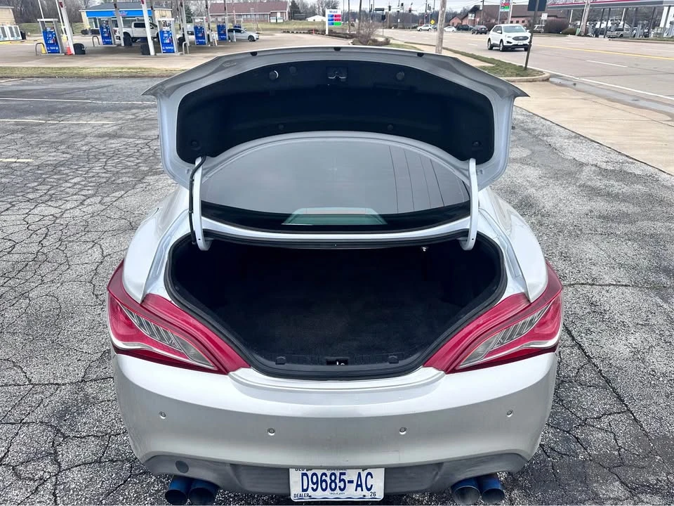 2013 Hyundai Genesis Coupe - Image 15 of 17