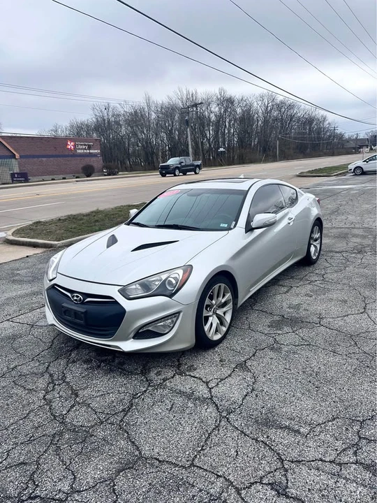 2013 Hyundai Genesis Coupe - Image 2 of 17