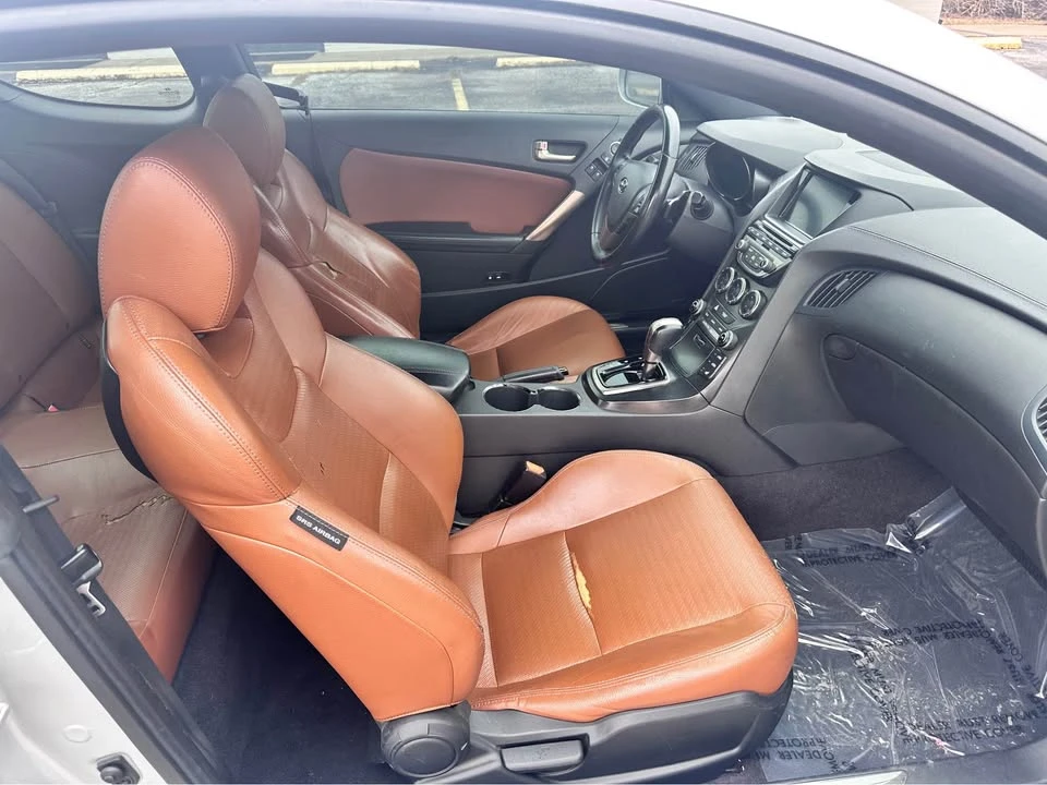 2013 Hyundai Genesis Coupe - Image 10 of 17