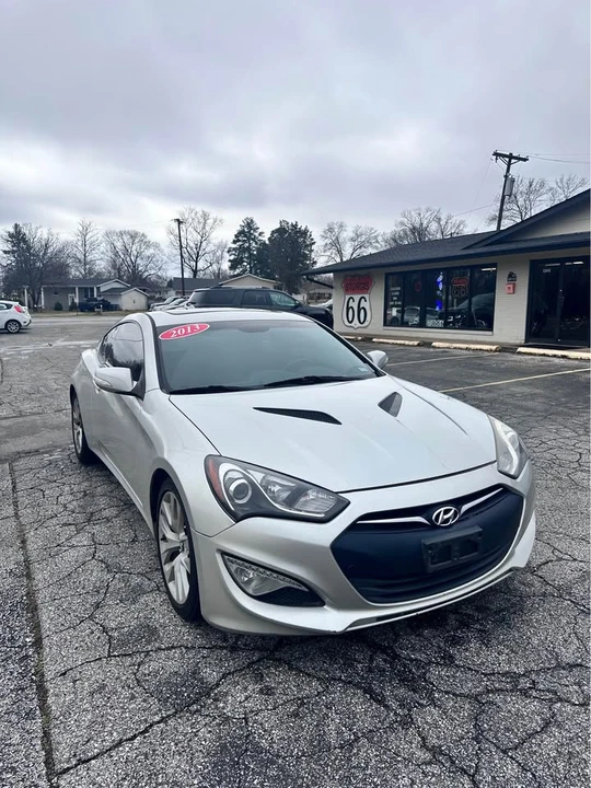 2013 Hyundai Genesis Coupe - Image 8 of 17