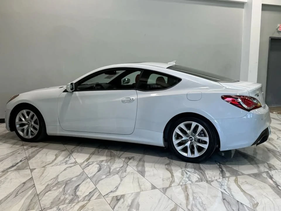 2013 Hyundai Genesis Coupe - Image 9 of 20