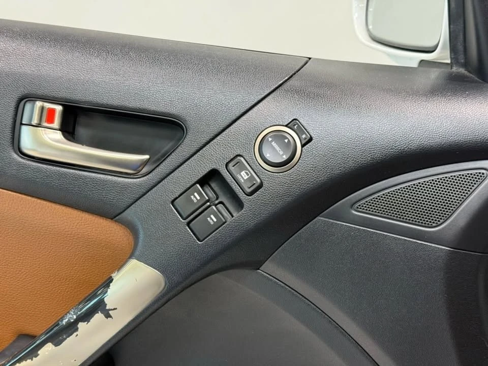 2013 Hyundai Genesis Coupe - Image 12 of 20