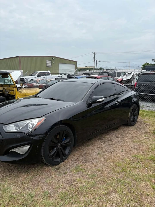 2013 Hyundai Genesis Coupe - Image 2 of 10