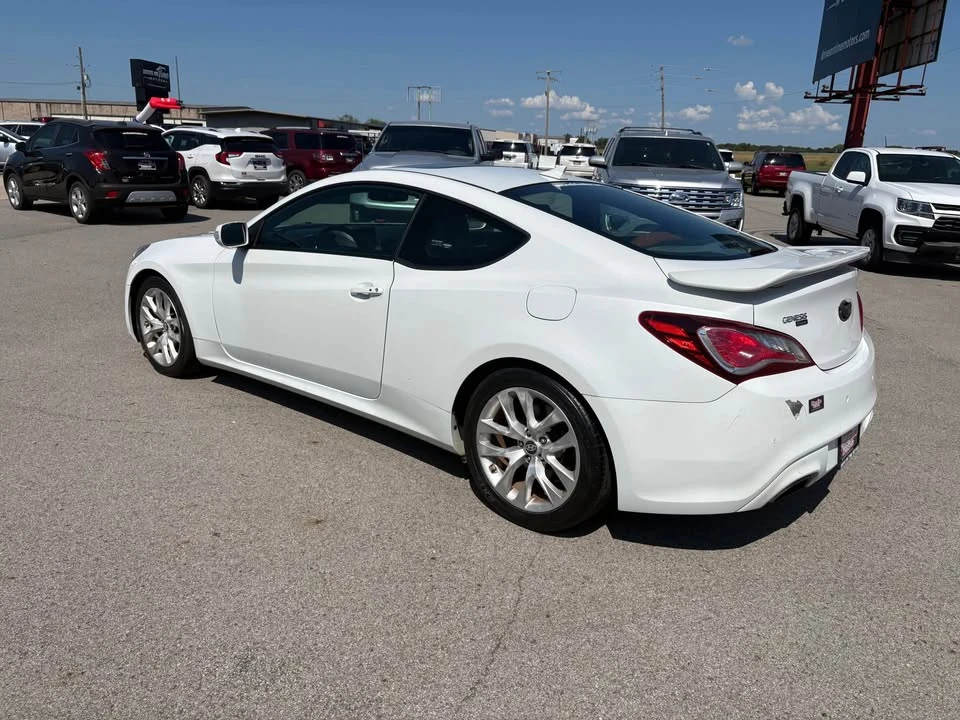 2013 Hyundai Genesis Coupe - Image 2 of 8