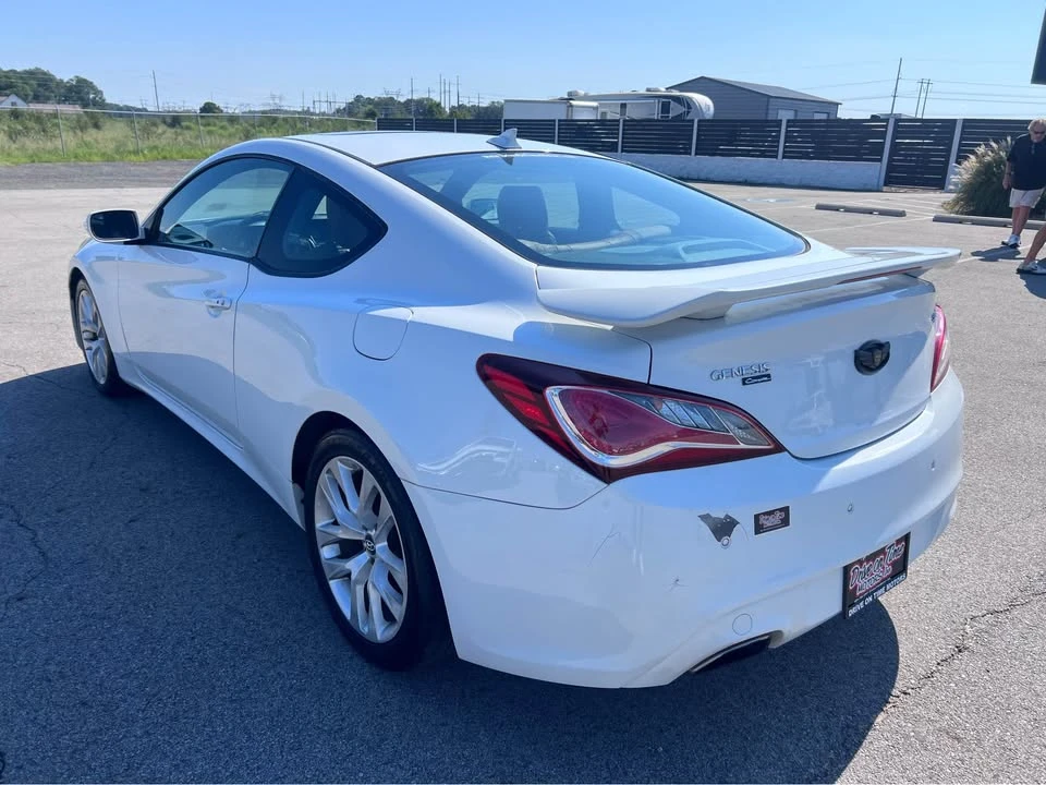 2013 Hyundai Genesis Coupe - Image 2 of 12