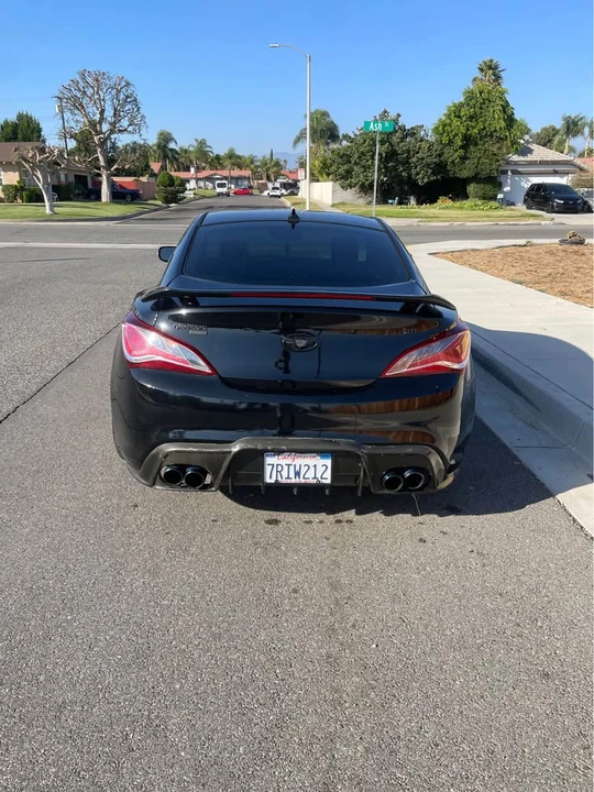 2013 Hyundai Genesis Coupe - Image 4 of 13