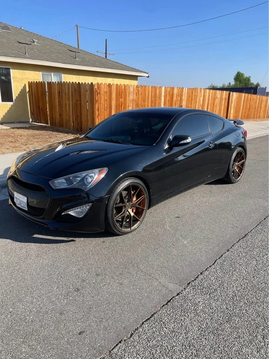 2013 Hyundai Genesis Coupe - Image 2 of 13