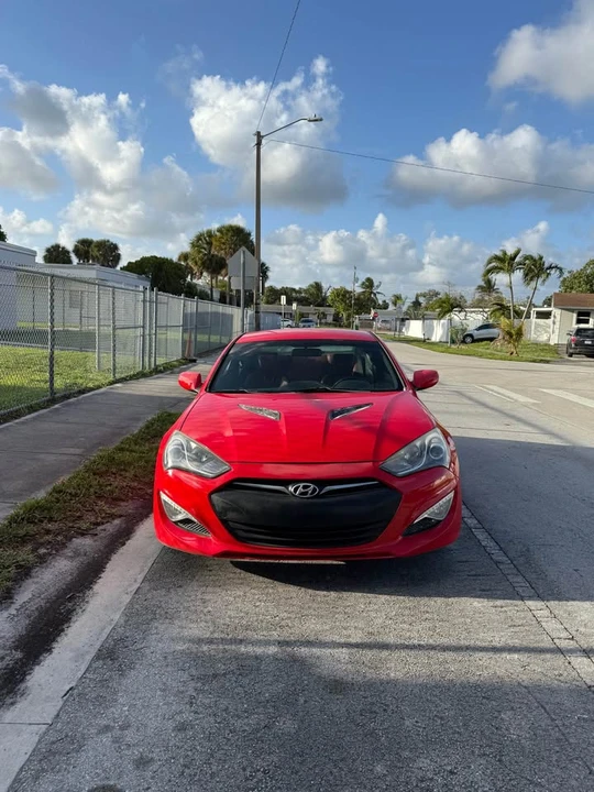 2013 Hyundai Genesis Coupe - Image 2 of 10