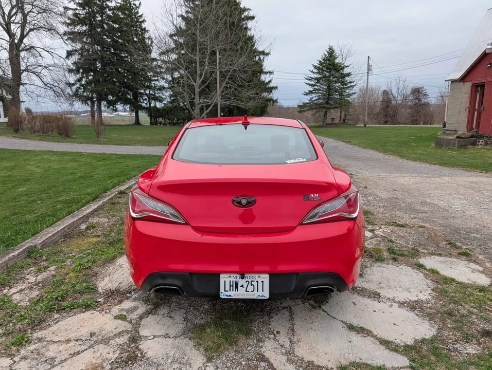 2013 Hyundai Genesis Coupe - Image 8 of 12