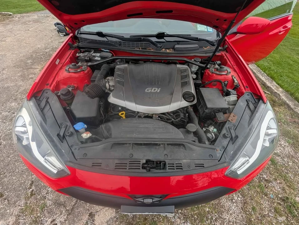 2013 Hyundai Genesis Coupe - Image 9 of 12