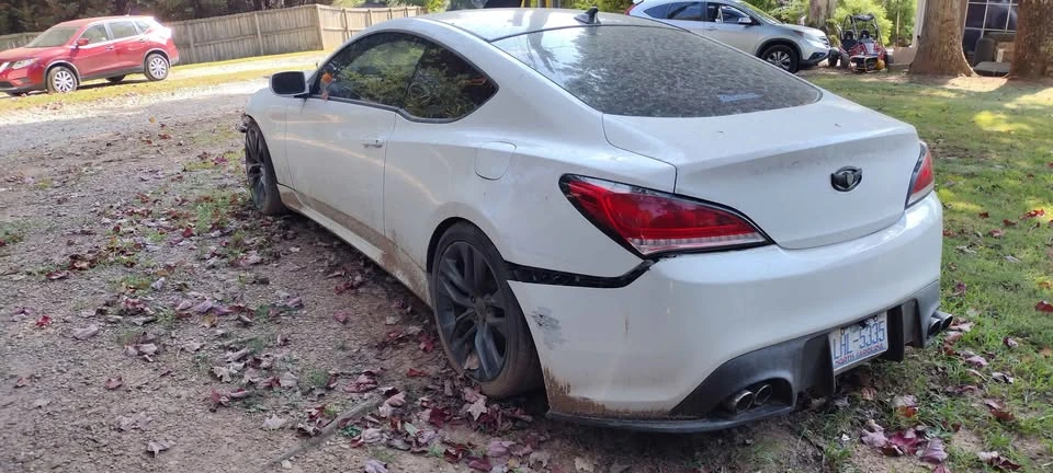 2013 Hyundai Genesis Coupe - Image 2 of 2