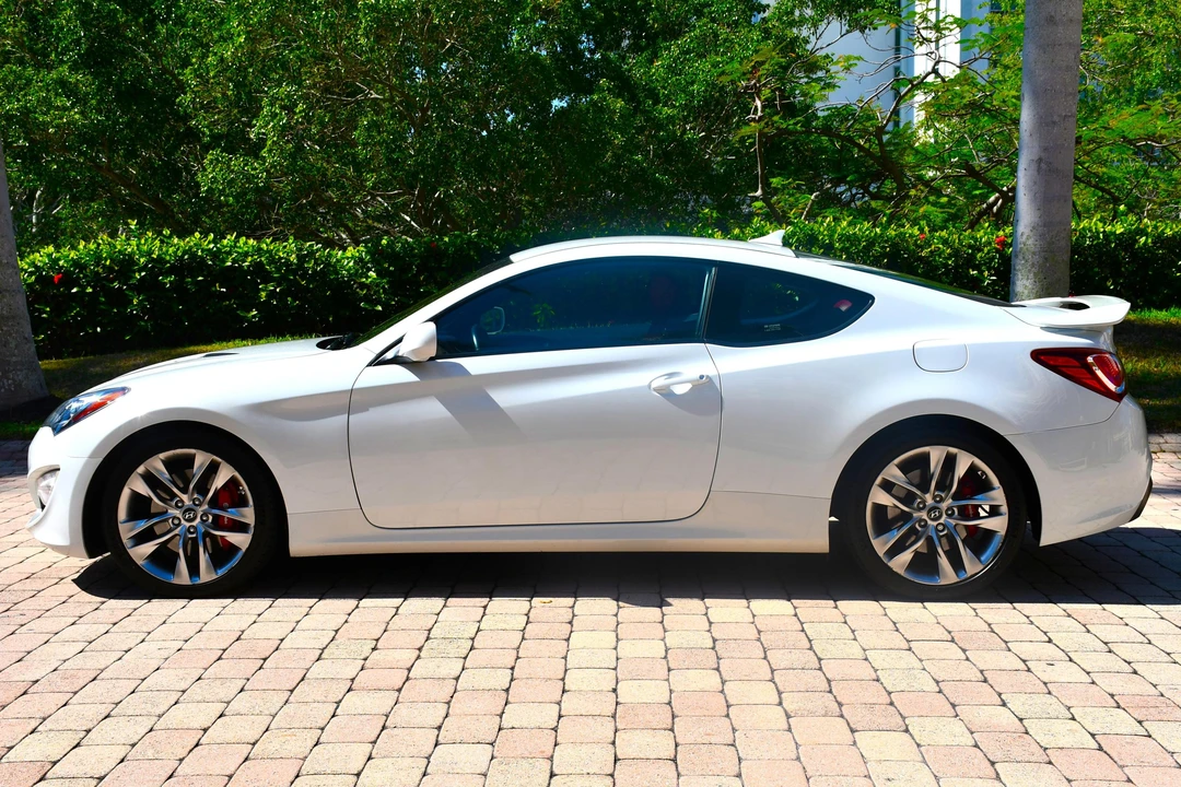 2013 Hyundai Genesis Coupe - Image 3 of 5