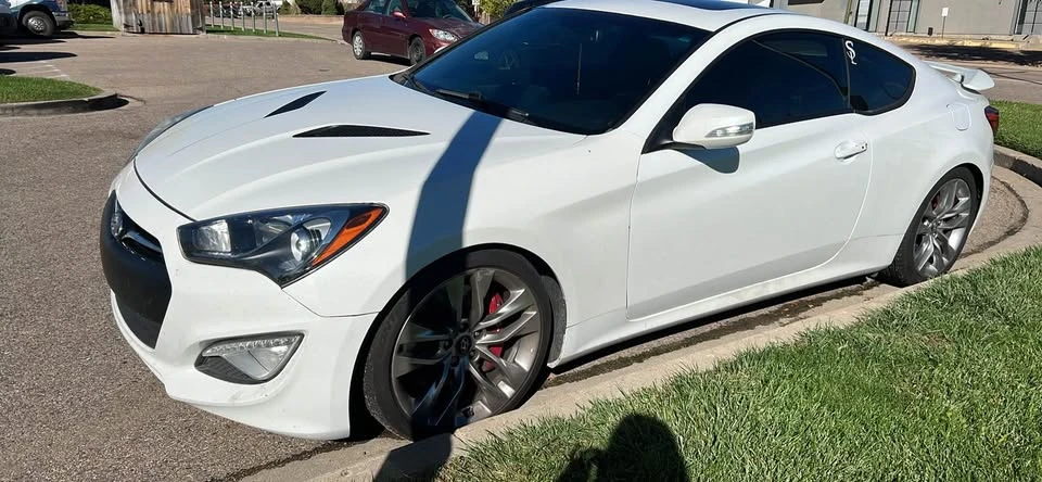 2013 Hyundai Genesis Coupe - Image 2 of 3